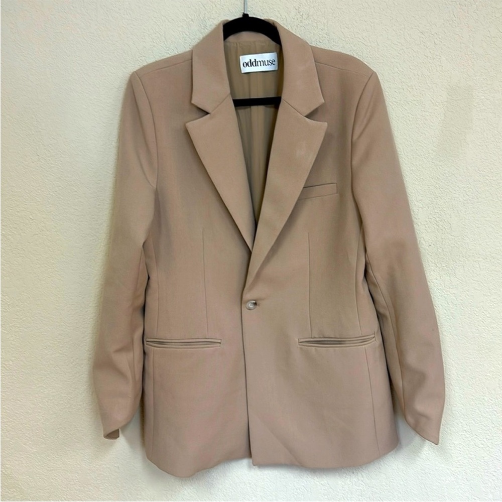 oddmuse Women's Beige Tailored Blazer